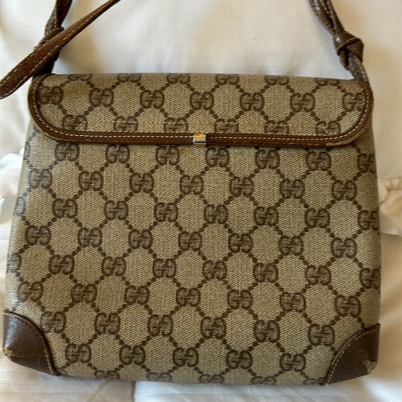 Authentic Gucci Crossbody - Picture 5 of 16